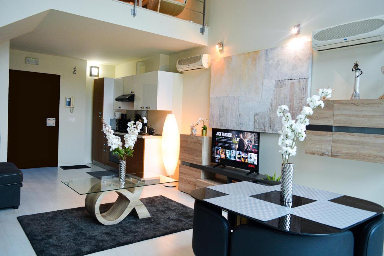 Oshun Madrid Norte ภายนอก รูปภาพ
